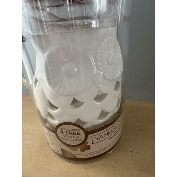 Yankee Candle White Porcelain Owl Tea Light Candle Holder Autumn Wreath NEW - Picture 2 of 10
